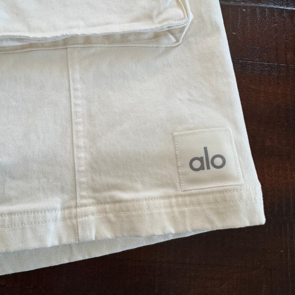 Alo Yoga Night Out Cargo Skirt Zip Front Ivory Size Large EUC W6403R - Picture 7 of 13